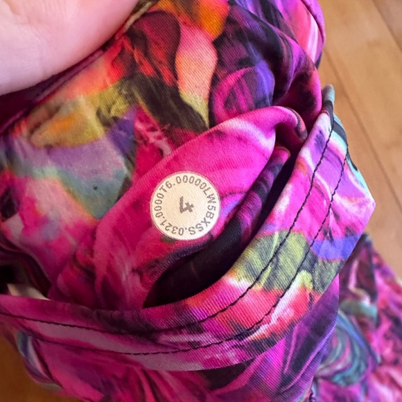 Lululemon colorful leggings - Picture 4 of 4